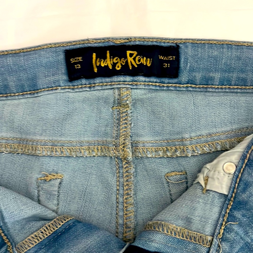 Denim distress shorts - Picture 3 of 9
